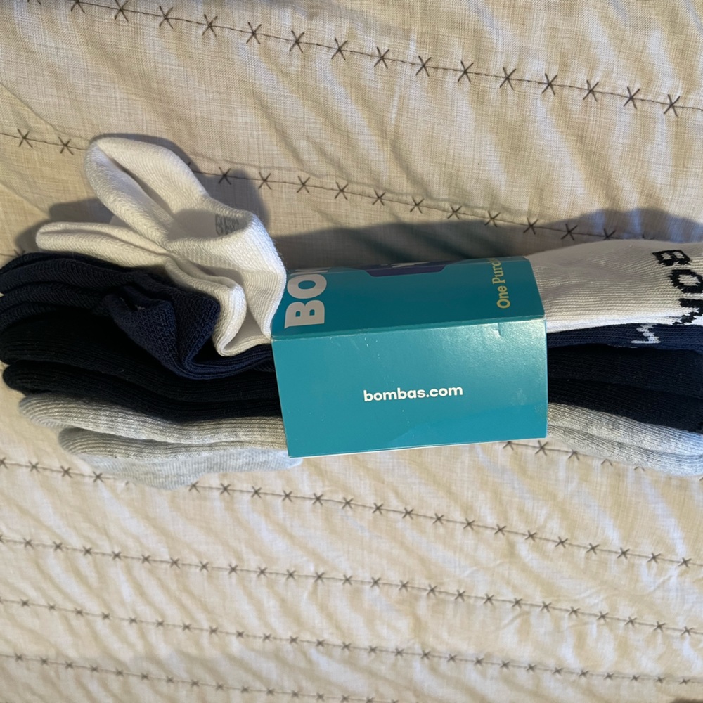 Men’s new Bombas socks size large US 11-13